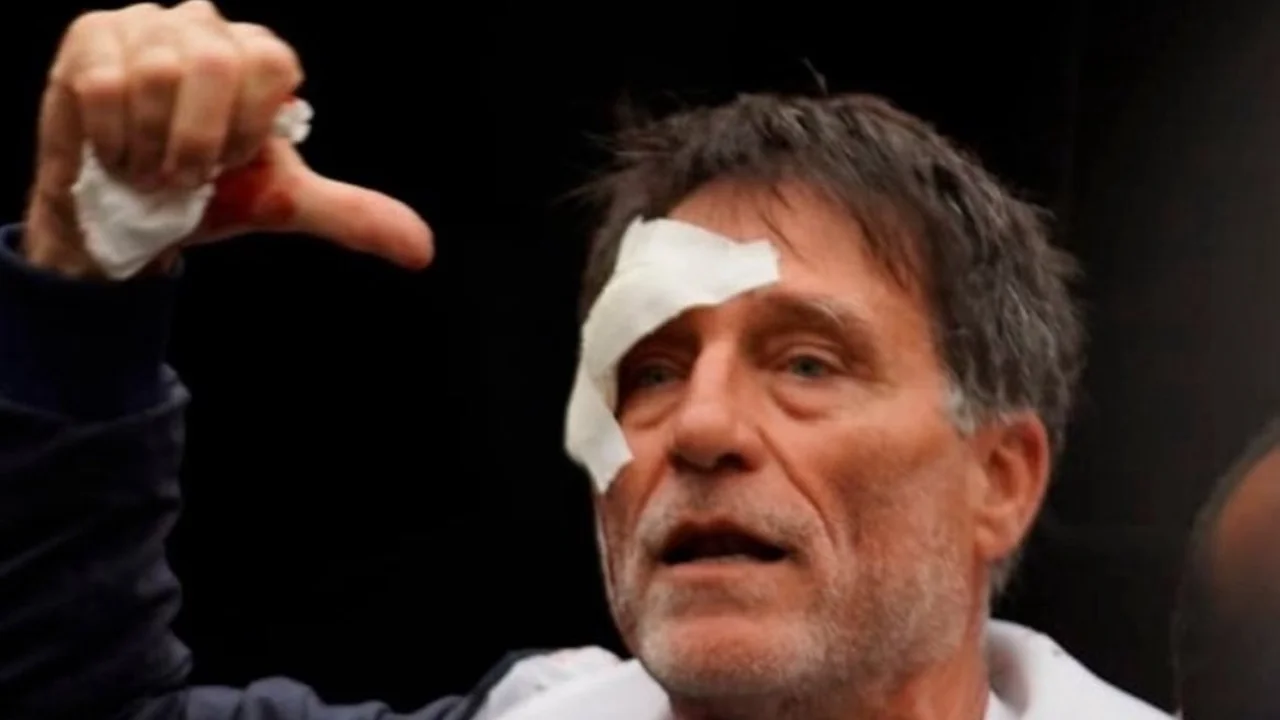 Marcha de los jubilados: la policía hirió al padre Paco Olveira