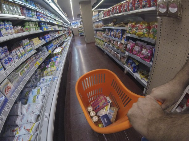 Las ventas minoristas cayeron 1,8% en abril