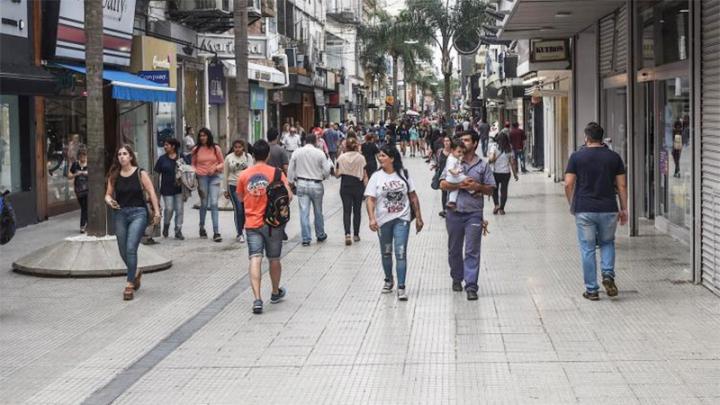 Comerciantes denuncian subas de luz de hasta un 100%