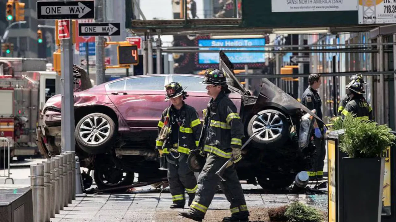 Atropello masivo en EE.UU.: un auto arrolló a una multitud