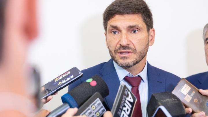 Pullaro acusó a Milei de “comerse” el activo vial del país