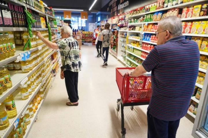 Las ventas minoristas cayeron 2,6% en agosto