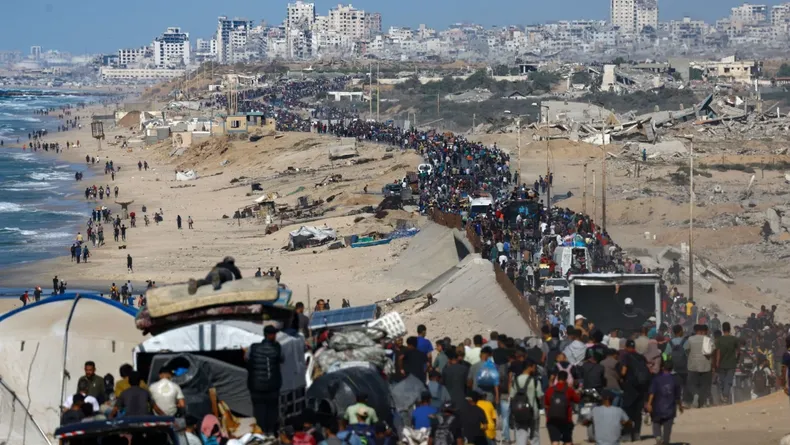 Impactantes imágenes de los palestinos que regresan a Gaza