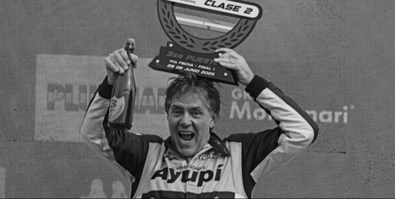 Se desvaneció y murió en plena carrera