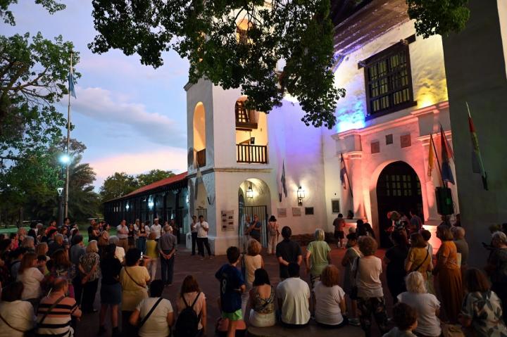 “Donde nació la ciudad”: turistas y santafesinos coparon el paseo guiado