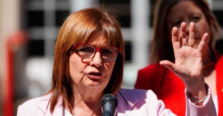 Bullrich renunció: “Recibí el mandato de cuidar a la gente”