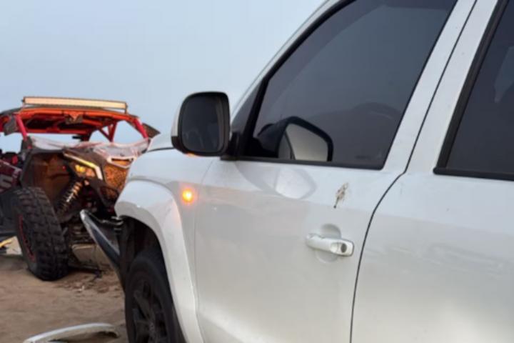 Chocan una Amarok y un vehículo todoterreno: un niño está grave