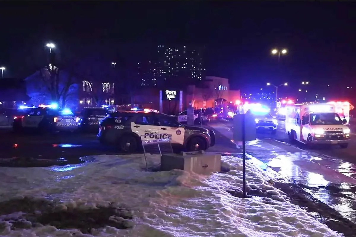 Diez personas murieron tras un tiroteo en una escuela