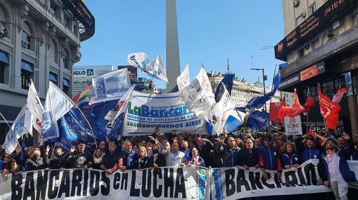 Más aumento a bancarios: $ 2.125.000 de sueldo inicial