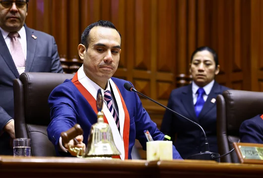 Perú: el Congreso destituyó al presidente José Jerí