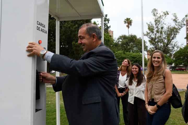 Inauguraron una Estación Solar en  una plaza de Santa Fe
