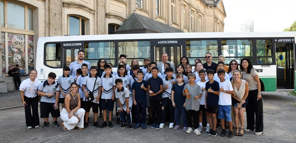 Relanzaron el Munibus Educativo para llegar a 100 escuelas