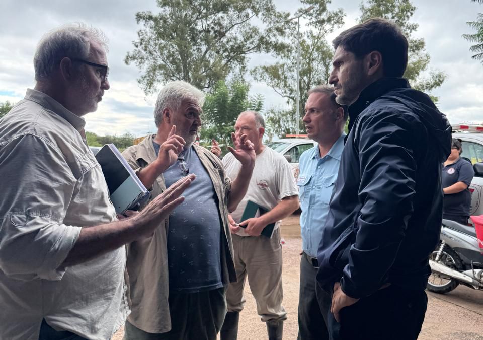 Villa Minetti bajo agua: Pullaro llegó y amplió el operativo