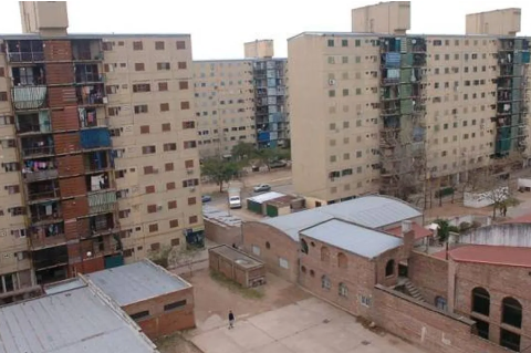 Una escuela de Santa Fe prohibió el uso de mochilas y cartucheras