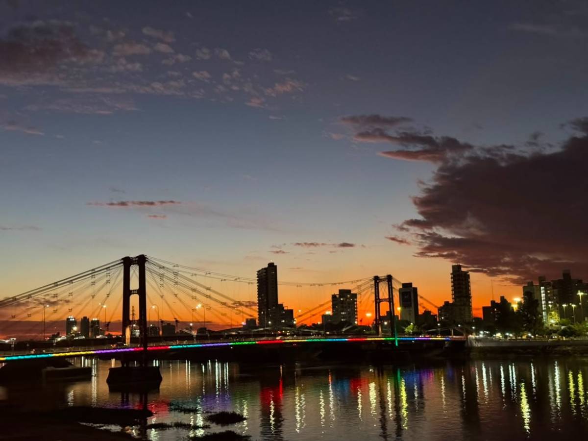 Santa Fe se enciende: reinauguran las luces del Puente Colgante 