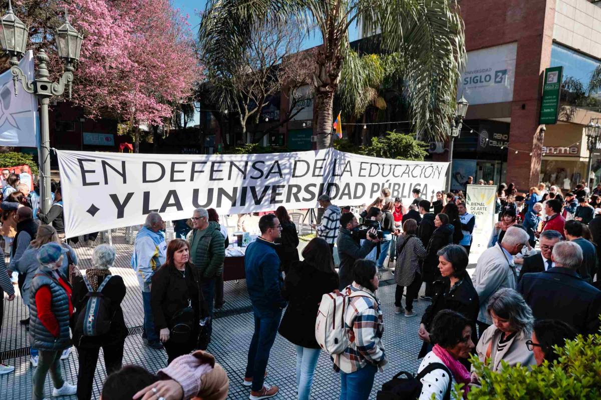 La UNL salió a la calle para volver a reclamar la ley de financiamiento