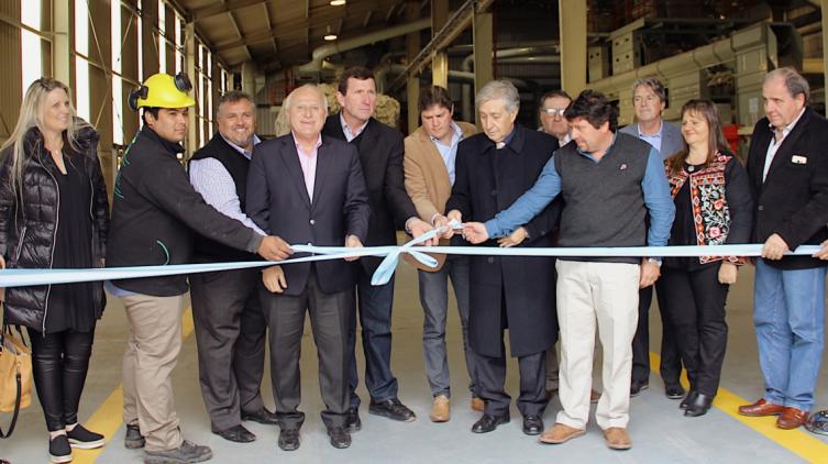 Lifschitz inauguró una planta desmotadora de algodón