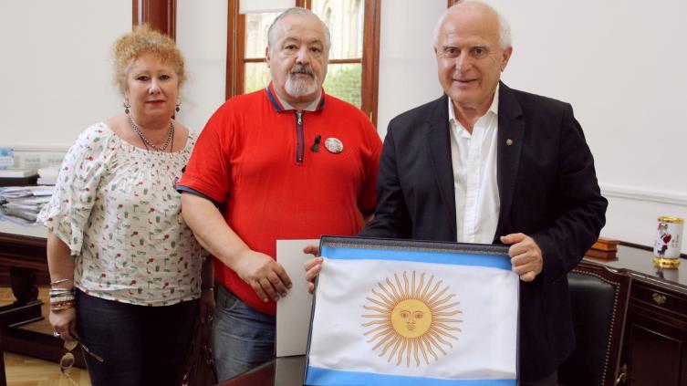 Lifschitz recibió a los padres del santafesino del ARA San Juan
