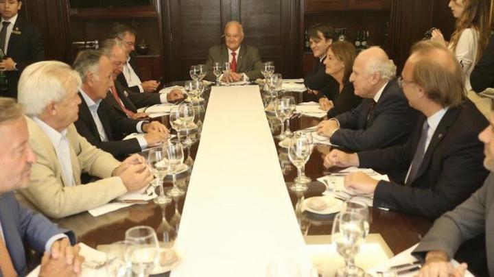 El gobernador se reunió con la Unión Industrial Argentina