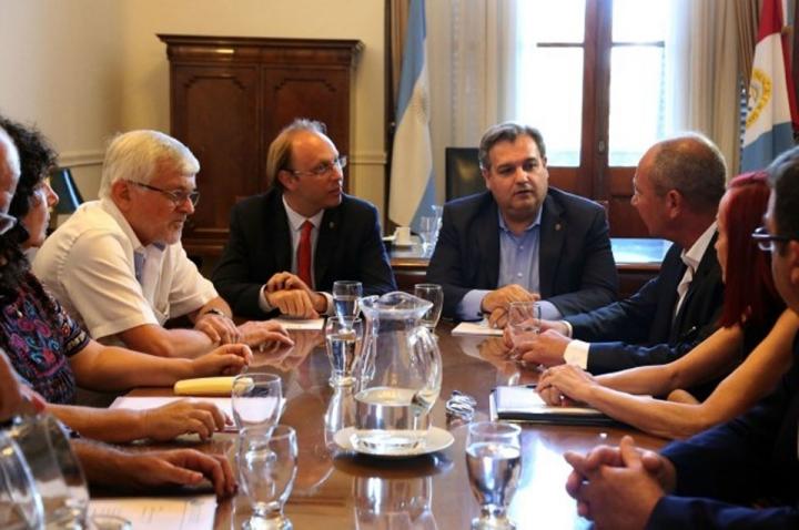 El gobierno convocó nuevamente a estatales y docentes