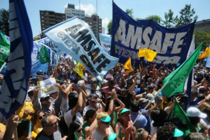Todos paran en Santa Fe: maestros, estatales, médicos y municipales