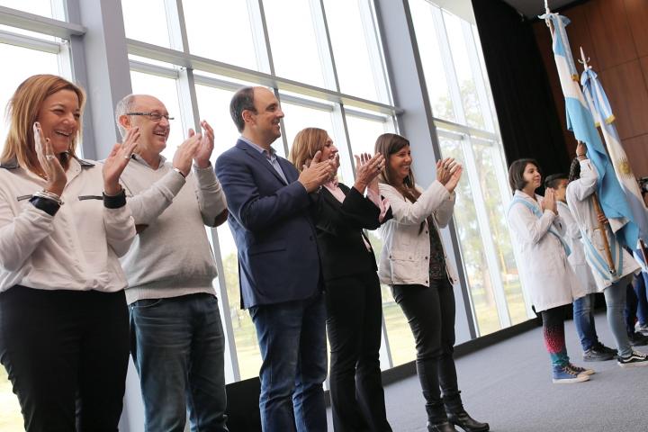 Más de 300 alumnos prometieron lealtad a la Constitución Nacional