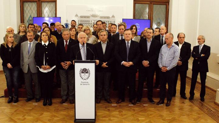 Suspenden la consulta sobre la reforma constitucional