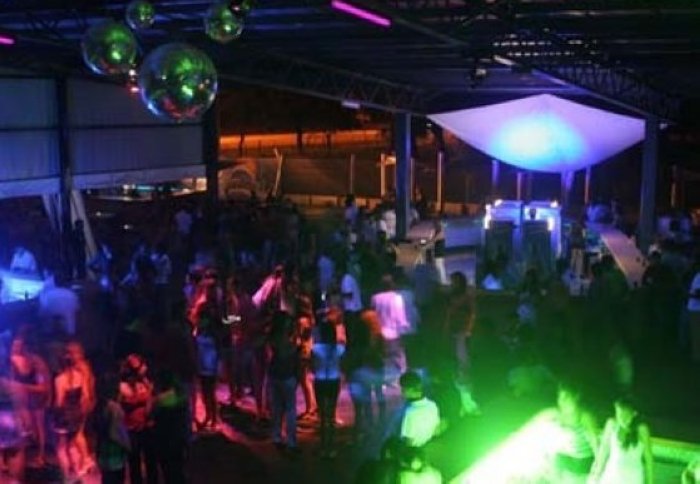 Seis padres detenidos por incitar al consumo de alcohol