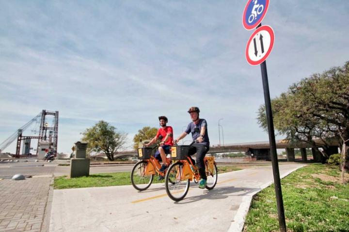 Organizan una caminata y bicicleteada saludable recreativa