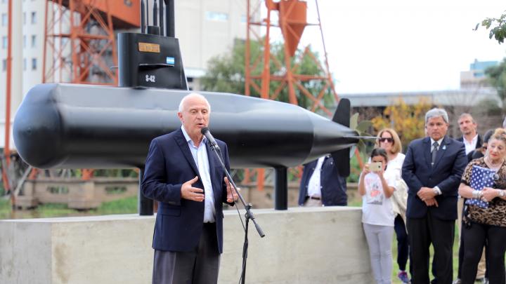 Lifschitz homenajeó a los submarinistas del ARA San Juan