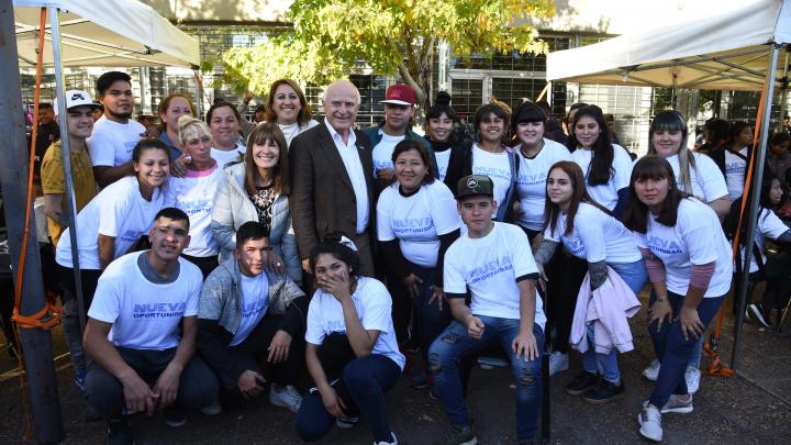 Nueva Oportunidad, “el mejor programa social de Argentina” 