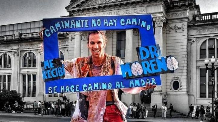 Tiene parálisis cerebral y se recibió de médico a los 22 años