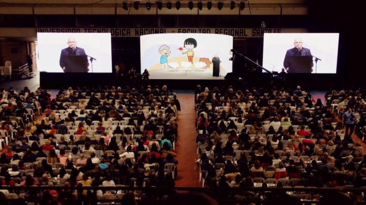 5500 docentes debaten en Santa Fe la educación del futuro