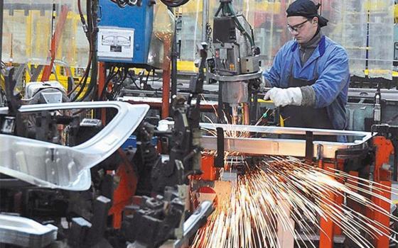 “Quedarán en la historia como los mayores destructores de la industria” 