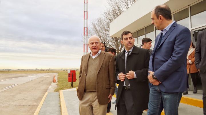 Lifschitz recorrió las obras del aeropuerto de Santa Fe