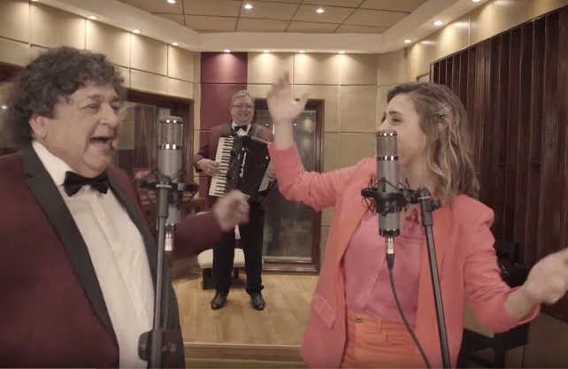 Los Palmeras y Soledad cantaron La Suavecita