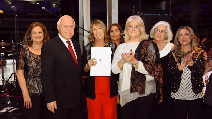 Lifschitz entregó en Rosario más de 1 millón de pesos