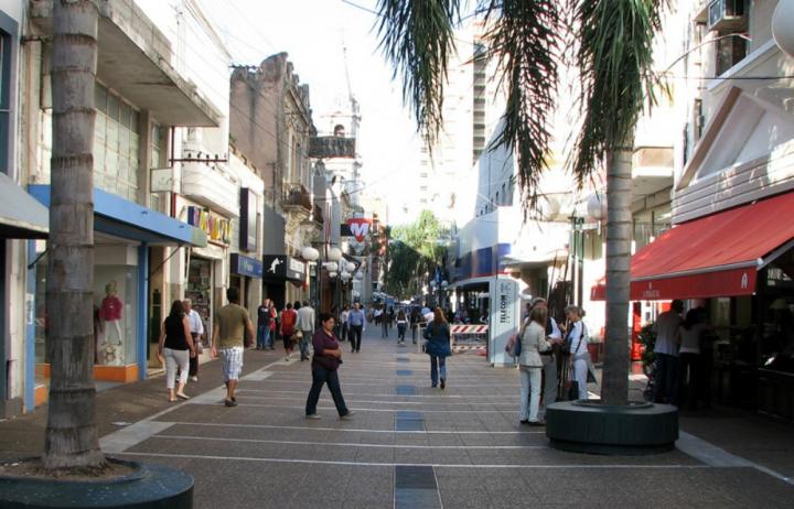 Los comercios santafesinos no repuntan: un 58 % vendió menos