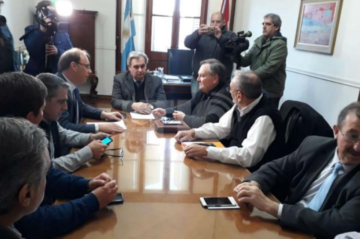 Municipios y comunas de Santa Fe no pueden pagar sueldos