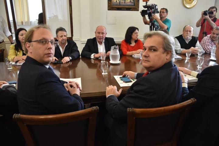 Santa Fe mantiene la cláusula gatillo