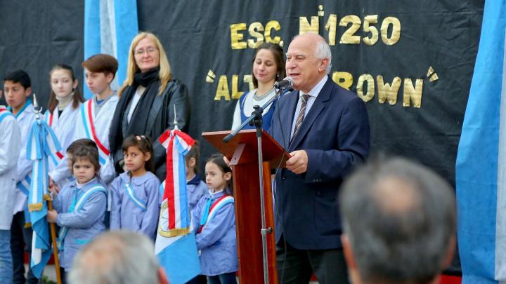 La Escuela Almirante Brown festejó su centenario