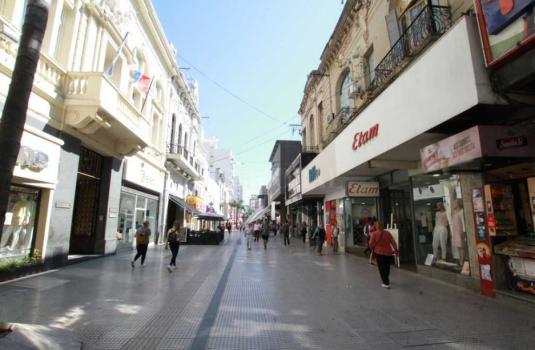 El 85 % de los comercios vendió menos en Santa Fe 
