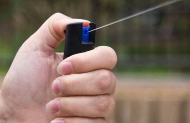 Tiran gas pimienta en una escuela de Santa Fe