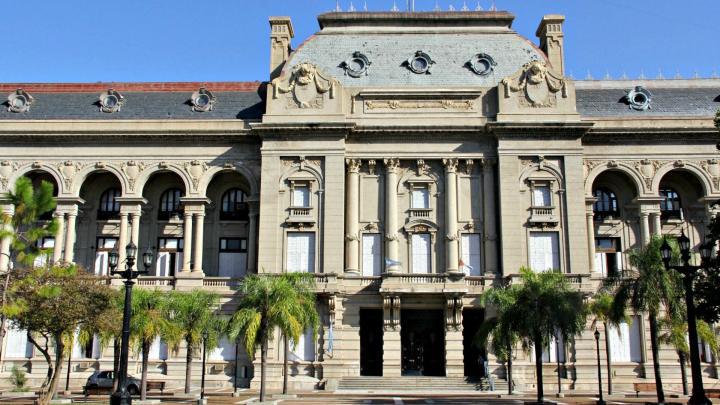 Lifschitz acuerda el ingreso de personal al Estado