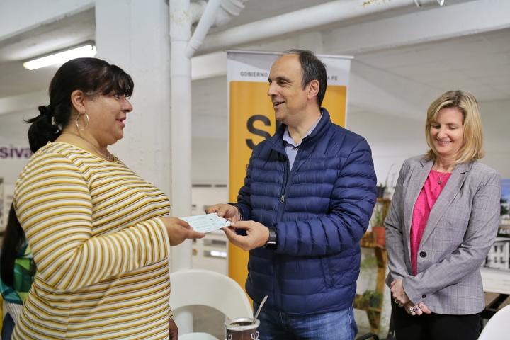 Entregaron microcréditos a emprendedores locales