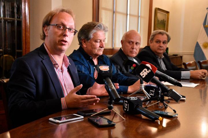 El gobierno aplicará la cláusula gatillo para octubre