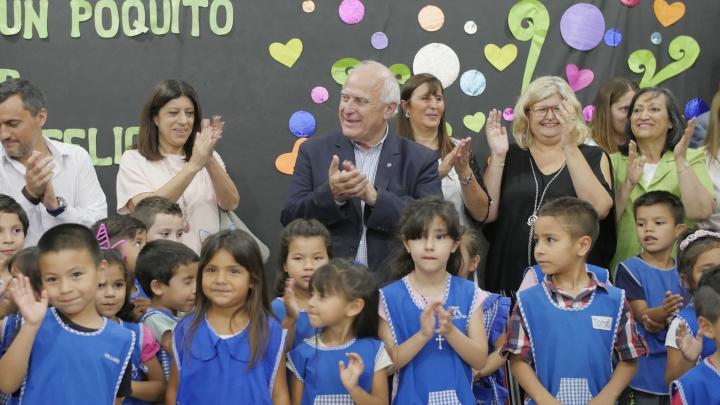 Lifschitz inauguró un nuevo edificio escolar