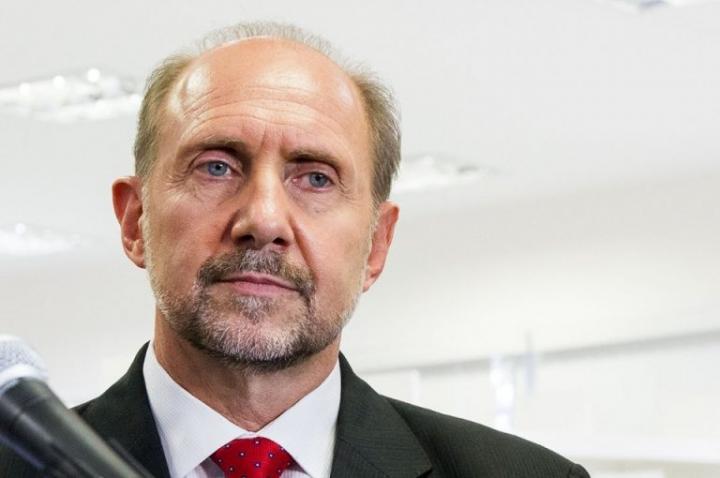 Perotti dio de baja nombramientos que firmó Lifschitz