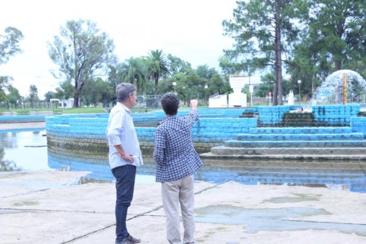 Santa Fe: limpian los piletones del Parque Garay