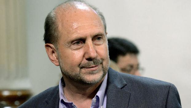 Perotti congeló el sueldo de sus ministros y funcionarios 